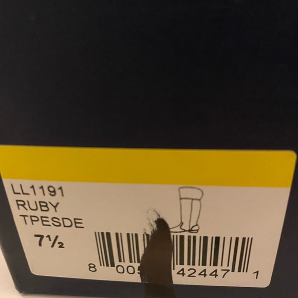 New SPLENDID NEW IN BOX 7.5 light suede boots $220 - Picture 12 of 12